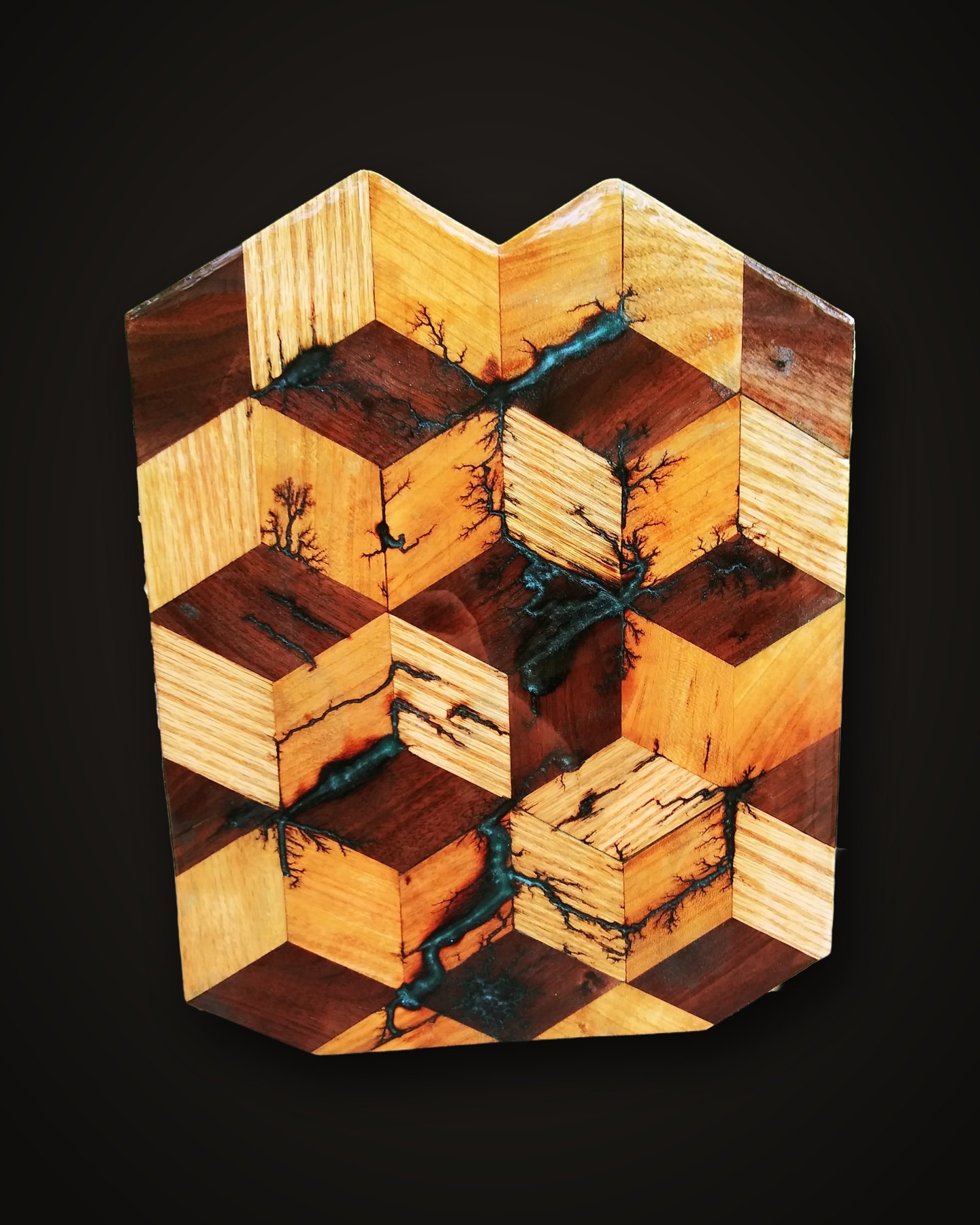 Finished blue tumbling-block board